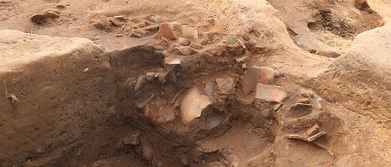 Grubenbefund mit spätbronzezeitlicher Keramik Grubenbefund mit spätbronzezeitlicher Keramik