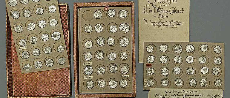 Münztabletts aus dem 18. Jahrhundert