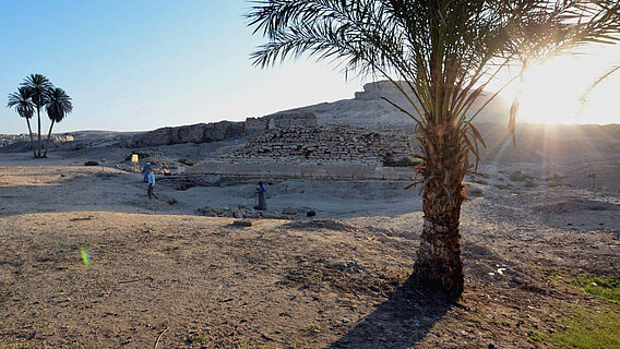 Überreste der Pyramide von Zawyet Sultan