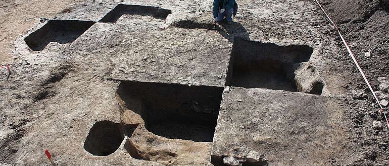 Die LWL-Archäologen untersuchen noch einige Wochen lang das geschichtsträchtige Gelände in Paderborn-Wewer.