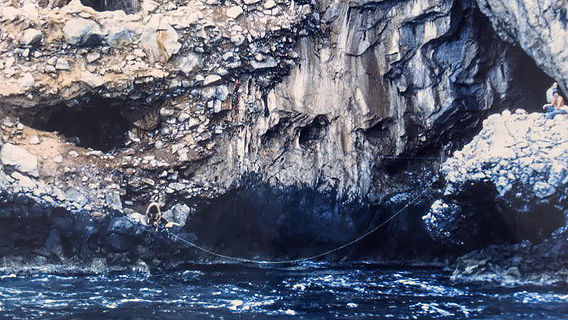Die Höhlen von Apidima