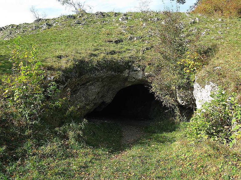 Der östliche Eingang zur Vogelherdhöhle im Lonetal