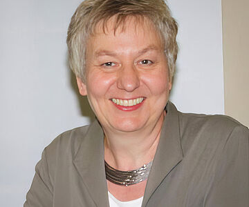 Dr. Regina Smolnik