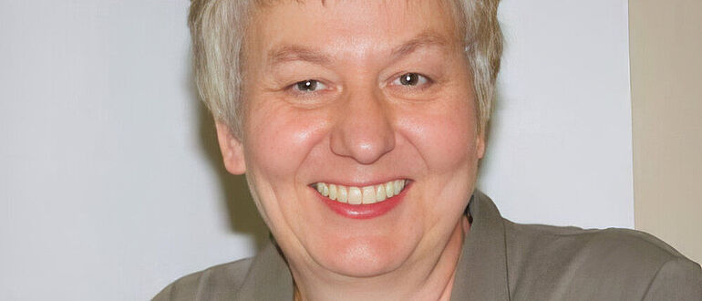 Dr. Regina Smolnik