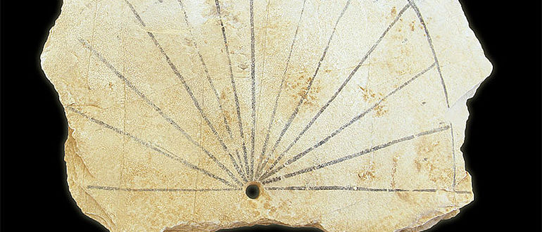 Jahrtausendealte Sonnenuhr aus Ägypten