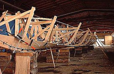 Im Sommer 2004 wird der Stapellauf des ersten schwimm- und navigationsfähigen Nachbau eines römischen Lastschiffes sein. (Foto: TU Clausthal) Im Sommer 2004 wird der Stapellauf des ersten schwimm- und navigationsfähigen Nachbau eines römischen Lastschiffes sein. (Foto: TU Clausthal)