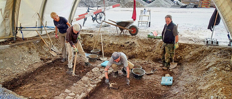 Ausgrabung beim Feldkurs in Baden