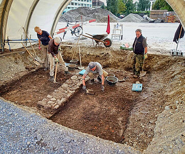 Ausgrabung beim Feldkurs in Baden