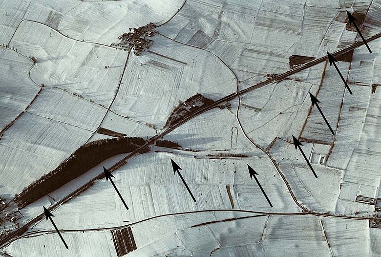 Luftbildaufnahme des Karlsgrabens im Winter