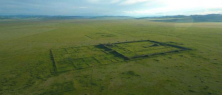 Die Palaststadt von Karabalgasun im Orchontal