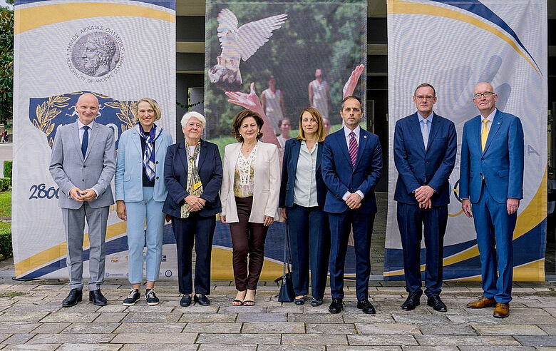 Teilnehmer des Festakts in Olympia