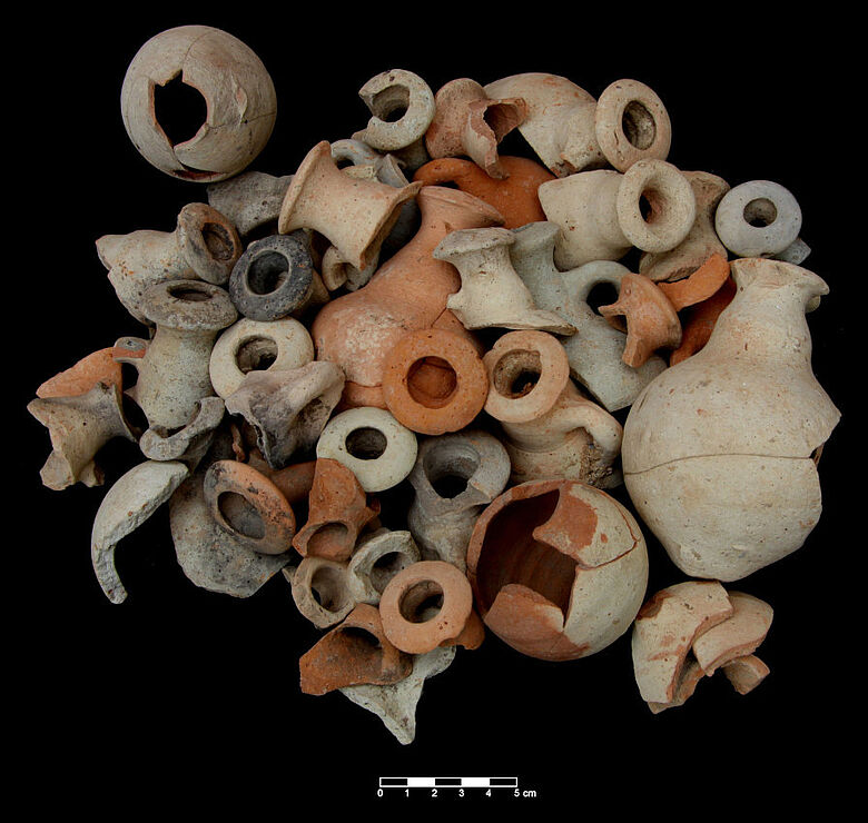 Phönizische Ölflaschen, gefunden in Mozia, Gebiet V. Datierung 750/740–550/530 BCE