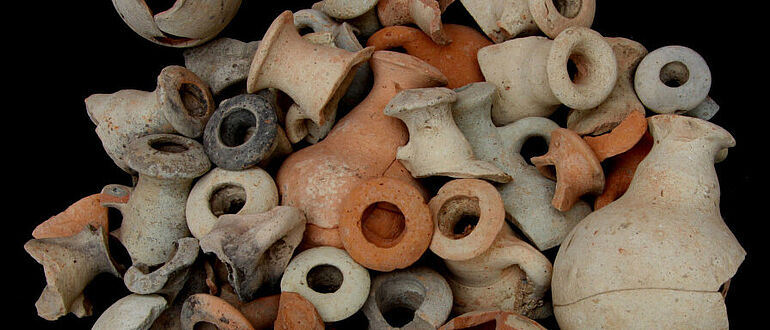 Phönizische Ölflaschen, gefunden in Mozia, Gebiet V. Datierung 750/740–550/530 BCE