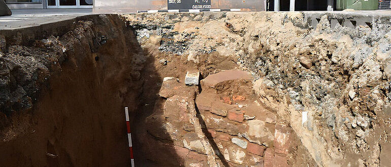Die Ausgrabungen bieten einen umfangreichen Einblick in den ältesten christlichen Friedhof Darmstadts. © R. Müller, SPAU GmbH