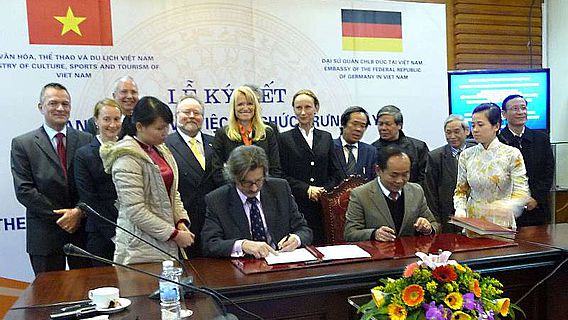 In Hanoi unterzeichneten Vertreter aus Deutschland und Vietnam eine Absichtserklärung. (Foto: LWL)