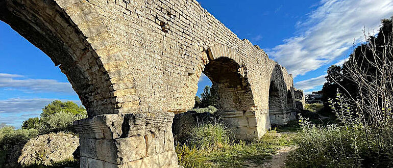 Brücke des römischen Aquädukts in Arles