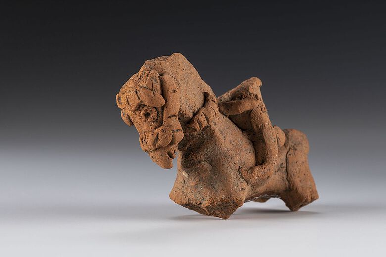 Pferdefigur mit Reiter