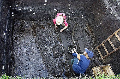 Archäologen legen im polnischen Bruszczewo alte Siedlungsspuren frei. Daran lässt sich die gegenseitige Abhängigkeit von Mensch und Landschaft untersuchen. (Foto: Jutta Kneisel, © CAU