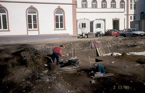 Die Ausgrabungsstelle 2001 (Foto: Denkmalamt/Archäologisches Museum)