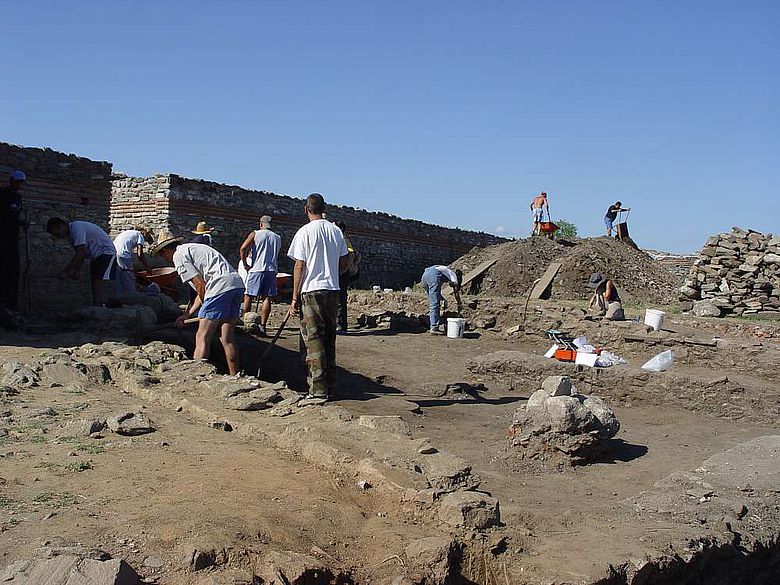 Grabungskampagne des Instituts für Archäologie Belgrad