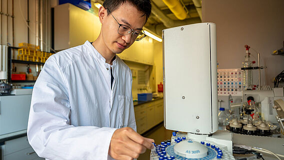 Probenanalyse im Autosampler Probenanalyse im Autosampler