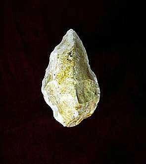 Einer der frühen Faustkeile des "anatomisch modernen" Menschen (Foto: Joint Sharjah-Tübingen Archaeological Project)