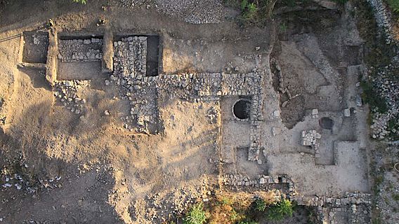 Archäologen der israelischen Altertumsbehörde haben in Tel Motza Hinweise auf einen eisenzeitlichen Tempel gefunden