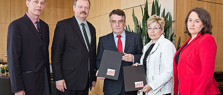 Übergabe der DGUF-Petition im Landtag NRW