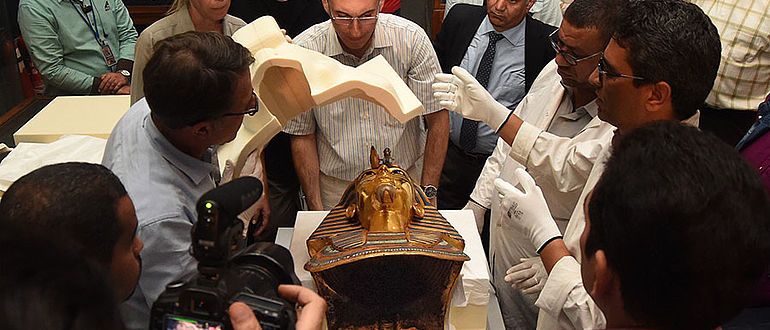 Transport der Totenmaske des Tutanchamun