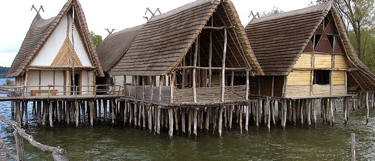 Pfahlbaumuseum in Unteruhldingen am Bodesee (Foto: Gerhard Schauber, Public Domain)