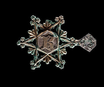 Gewandschließe aus Erfurter Schatzfund