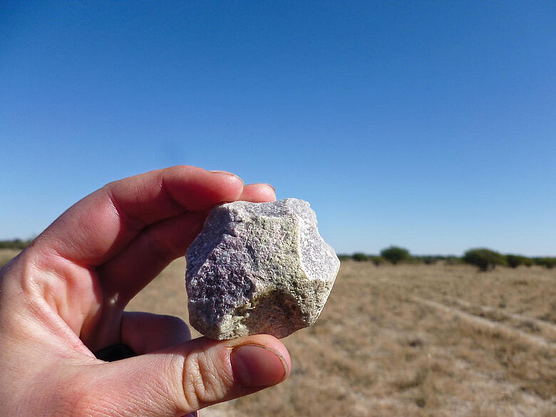 Prähistorisches Steinartefakt aus der südlichen Kalahari