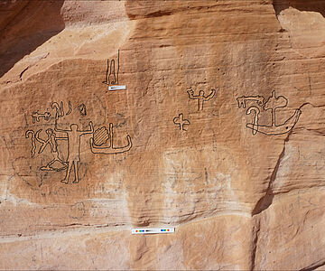 Felsbild im Sinai mit Umzeichnung