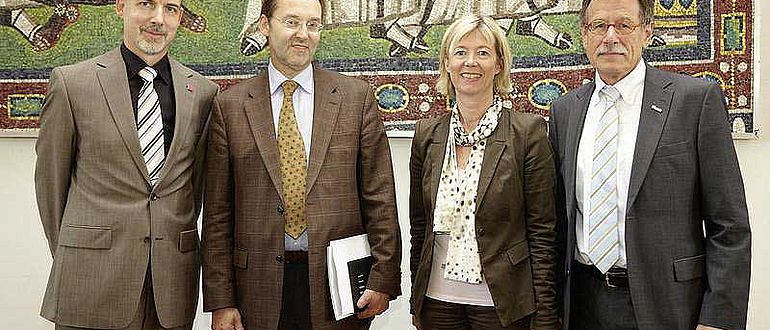 Eröffneten den WissenschaftsCampus Mainz: Prof. Georg Krausch (Präsident der Universität Mainz), Prof. Falko Daim (Generaldirektor des RGZM), Doris Ahnen (Ministerin für Bildung, Wissenschaft, Weiterbildung und Kultur des Landes Rheinland-Pfalz) und Prof. Dr. Dr. Friedrich Hesse (Vizepräsident der Leibniz-Gemeinschaft) (Foto: RGZM)