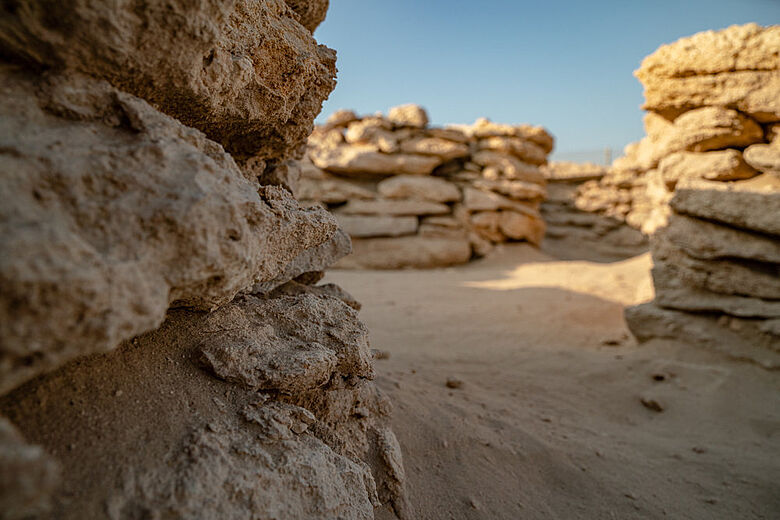 Mauerreste der neu entdeckten jungsteinzeitlichen Besidlung auf der Insel Ghagha (VAE)