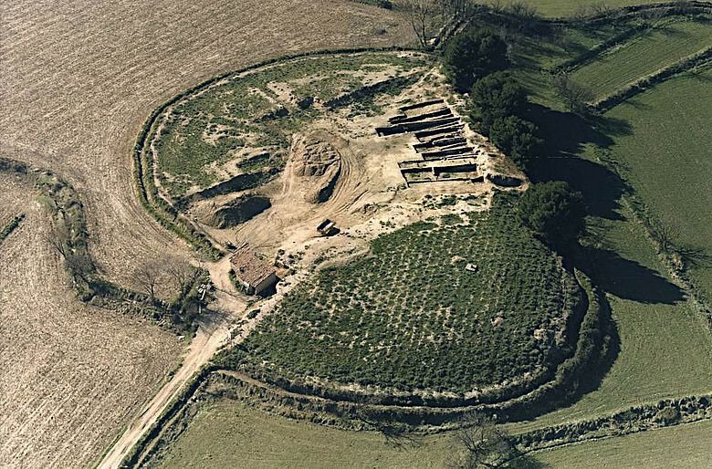 Luftaufnahme der früheisenzeitlichen Siedlung Alto de la Cruz, Navarra