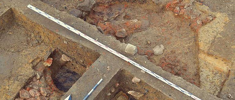 Glockengussgrube während der Freilegung