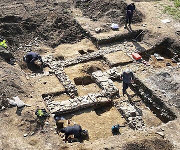 Freilegung der Kirchenfundamente