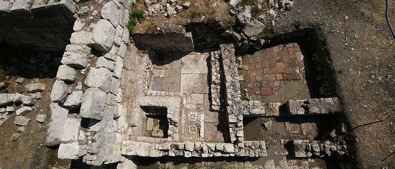 Luftaufnahme der Grabungsstelle in Limyra (© ÖAI 2012, P. Brandstätter)