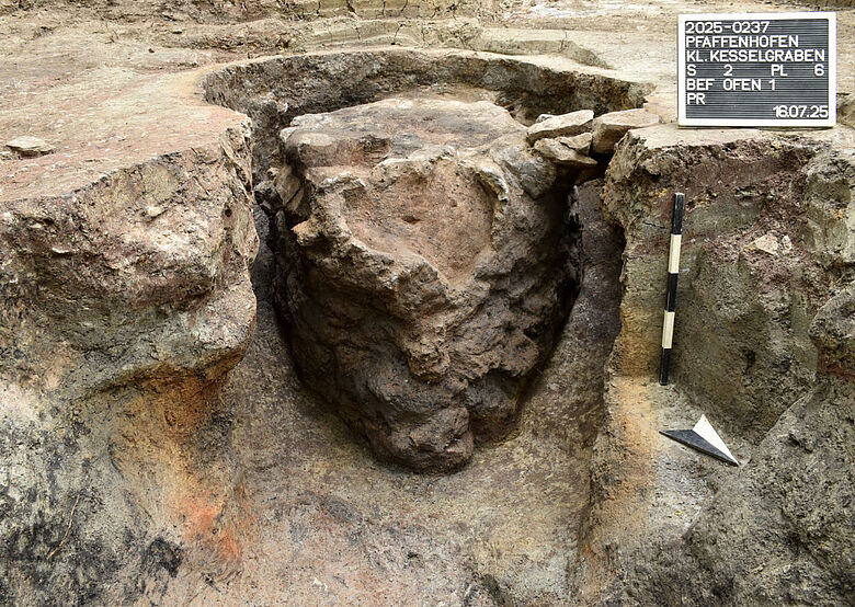 Töpferofen im Grabungsprofil