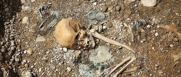 Hochrangige nicht-lokale Frauenbestattung
