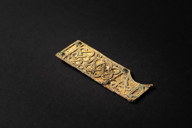 Goldener Schwertscheidenbeschlag