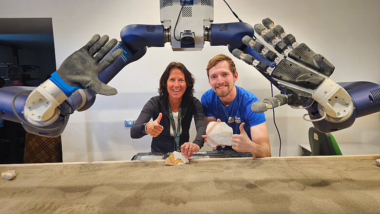 Puzzle-Roboter im Humanoid Robots Lab der Uni Bonn