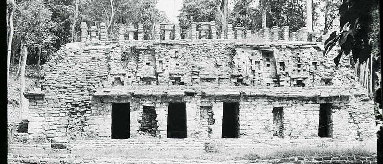 Yaxchilan, Struktur 19