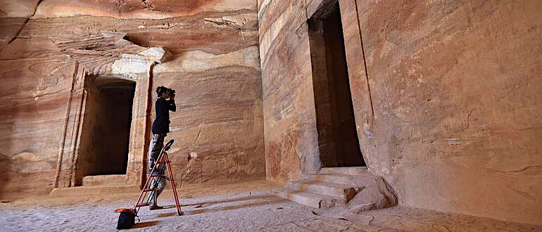 Fotografische Dokumentation von Wandmalerei und Putzresten im Mausoleum Al-Khazne