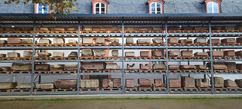 Funde der Stadtmauergrabungen im Landesmuseum Mainz