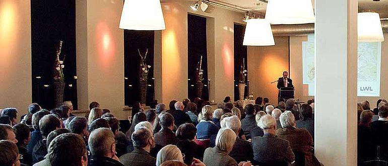Zahlreiche Experten aus ganz NRW referierten über aktuellste archäologische Projekte (Foto: LWL/S.Brentführer)