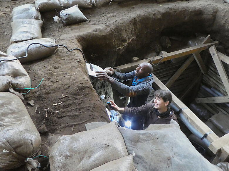 Grabungsarbeiten an der Fundstelle Umhlatuzana