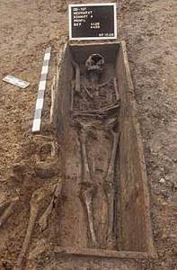 Abb. 8 Bestattung mit Sarg. © Landesamt für Archäologie Sachsen Abb. 8 Bestattung mit Sarg. © Landesamt für Archäologie Sachsen