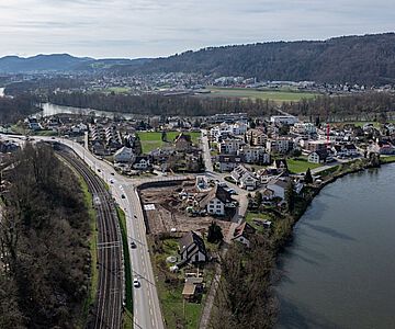 Die Ausgrabungsstelle in Gebenstorf-Steinacher liegt direkt an der Limmat